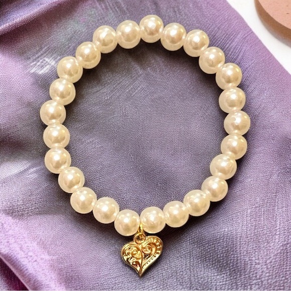 Simply Charmed Jewelry - Custom Ivory beaded Heart Charm Bracelet